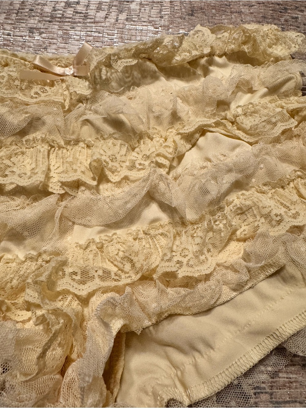 Windsor Cream Lace Ruffle Shorts - Picture 5 of 6